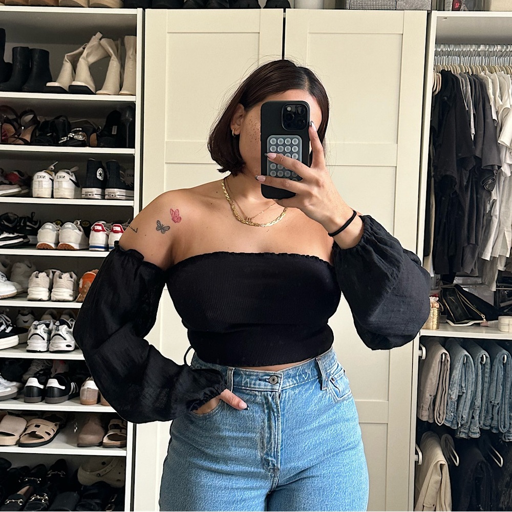 Jaunty Off-Shoulder Balloon Sleeve Crop Top